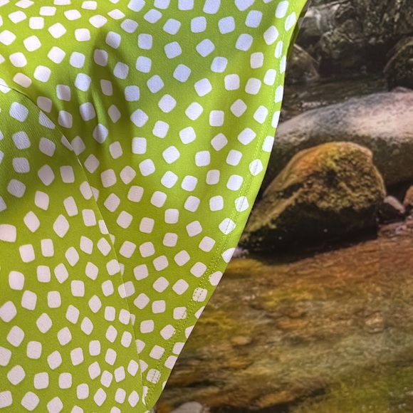 Green and White Patterned Women's Top - Picture 5 of 7